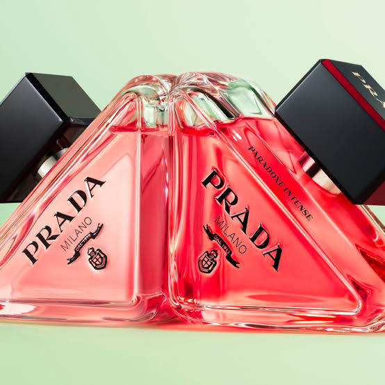 Prada Paradoxe i Paradoxe Intense jedna pored druge